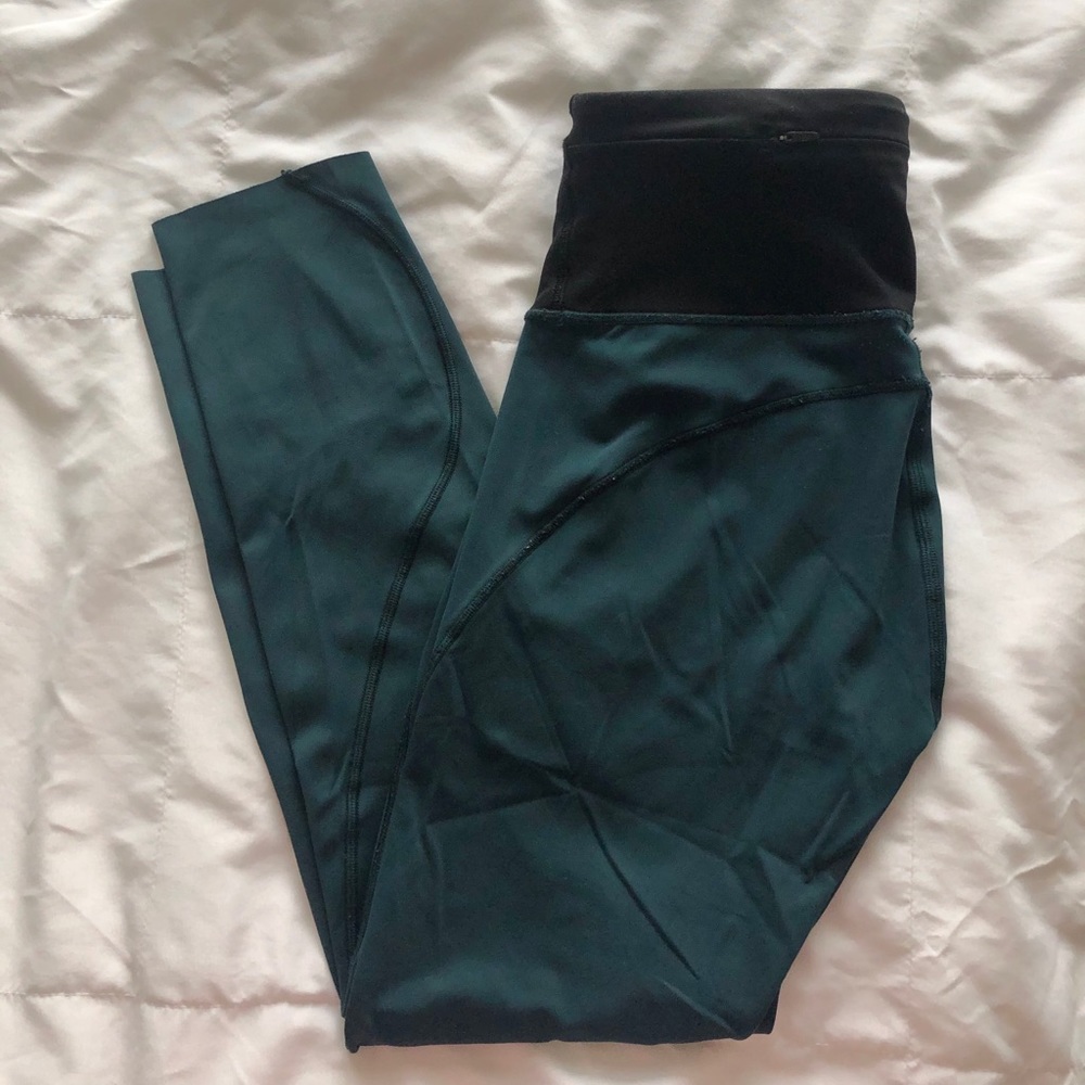 GUC High Rise Lululemon Cropped Legging